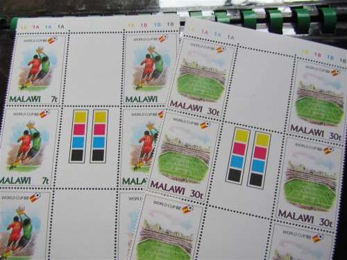 MALAWI VFINE UMM SET IN GUTTER BLOCKS OF 10 **LOW START**