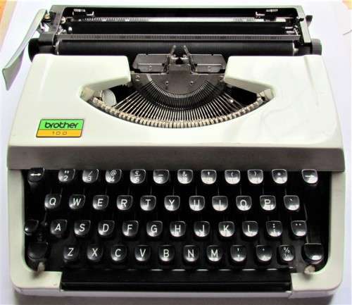 Vintage Portable Brother 100 Typewriter-All seems to be working well but needs ribbon