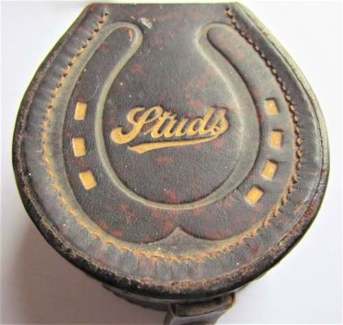 VINTAGE CUFF LINKS LEATHER BOX + BADGES,PINS 1 BID