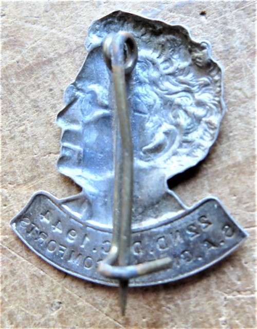 1944 22 Dec WW2 SA Gifts & Comforts Badge