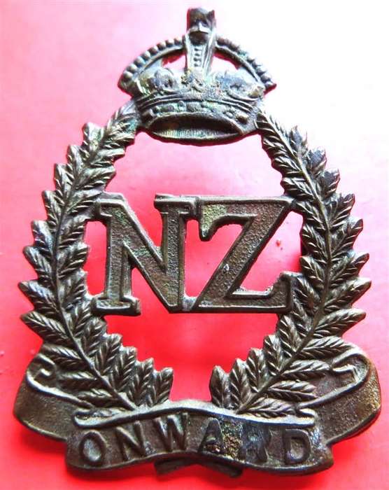 New Zealand 2nd Expeditionary Force Cap Badge WW2**Scarce**