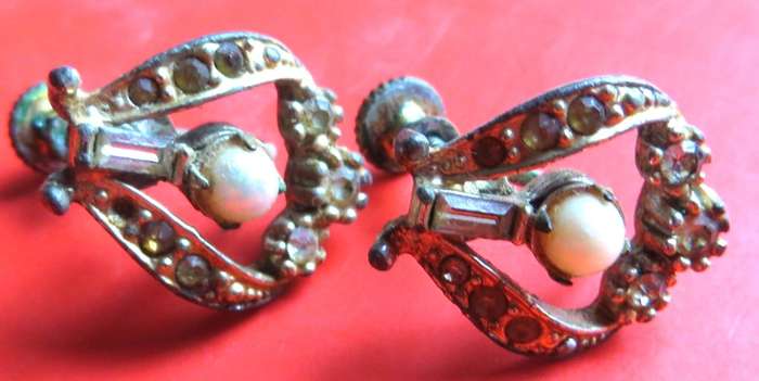 Vintage costume Earrings
