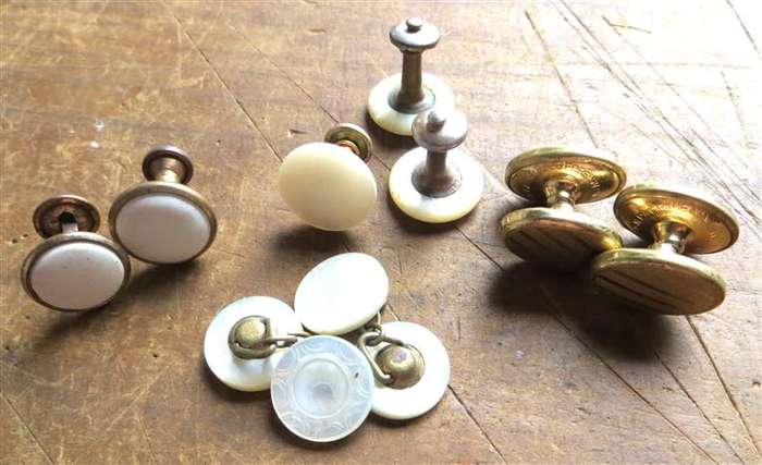 4 x pairs pin bades  - 1 Bid