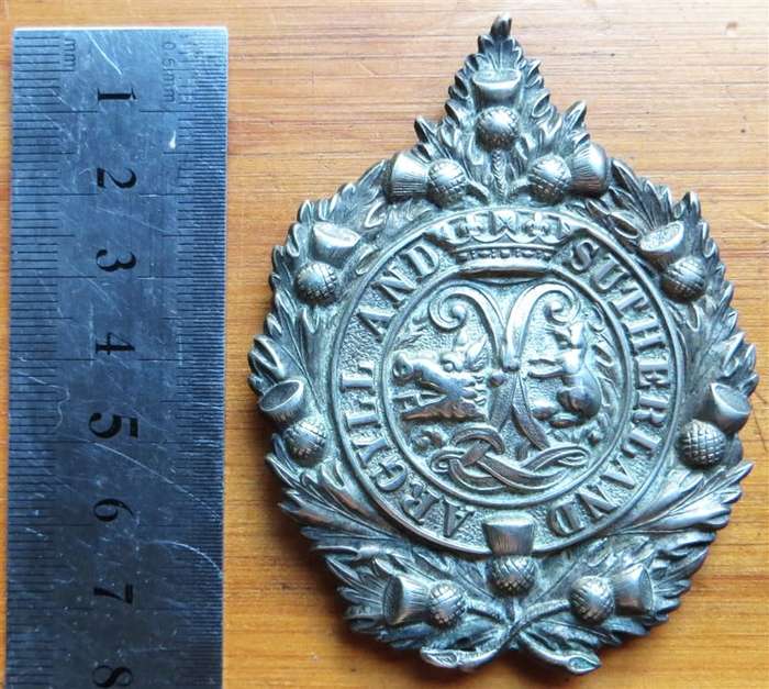 Vintage Large Argyle & Sutherland Highlanders Cap Badge