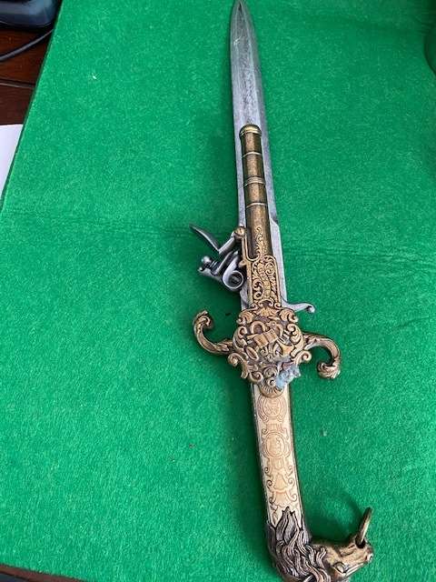 18TH CENTURY FLINTLOCK PISTOL DAGGER