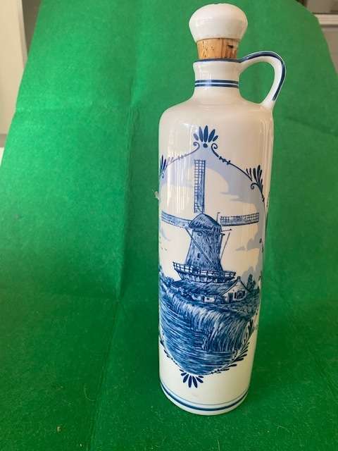 VINTAGE BLUE DELFT DECANTER MADE FOR BOLS BRANDY NETHERLANDS
