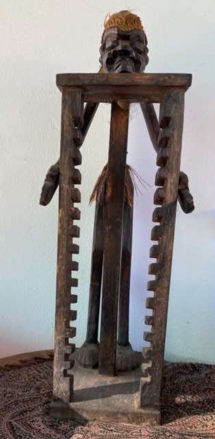 WOODEN SCULPTURE CD RACK