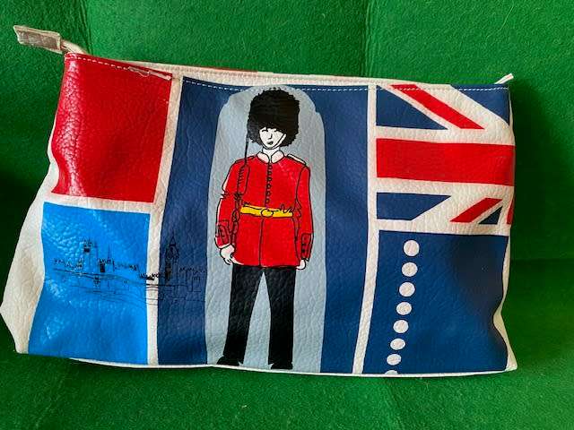 HANDBAG CLUTCH WITH BRITISH DETAIL LONDON MEMORIBILIA