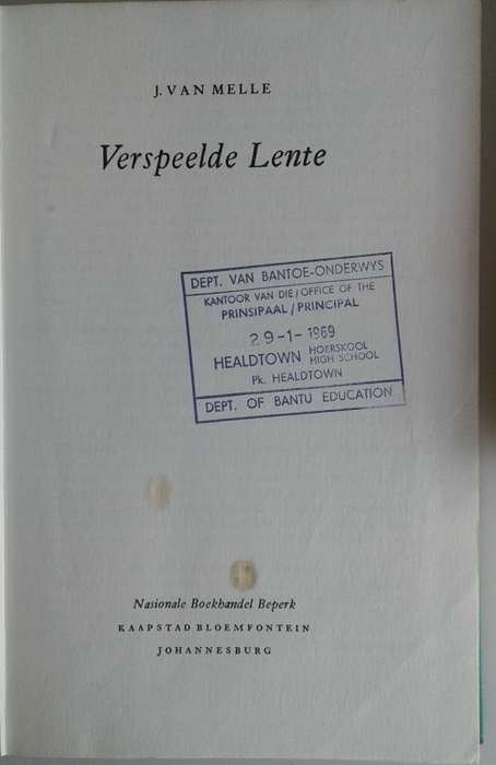 Verspeelde lente deur J van Melle