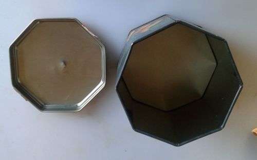 Fruit filled bon bons tin