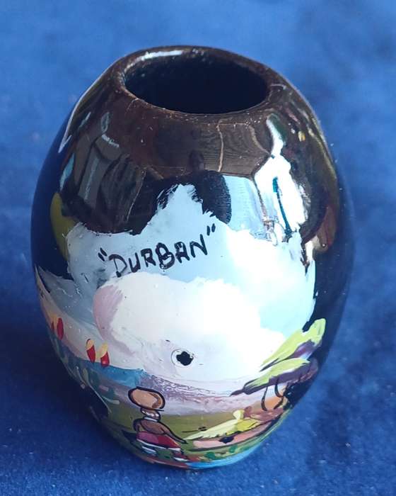 Durban pot ornament