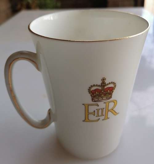 1953 Elizabeth II coronation porcelain cup