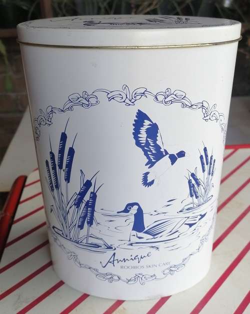 Annique roooibos skin care tin