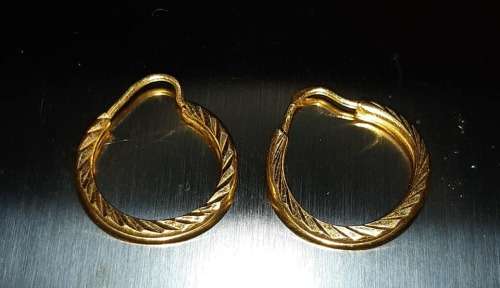 18ct yellow gold Hoop Earrings. French made.