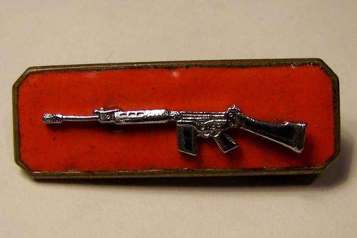 SADF~SOUTH AFRICAN ARMY~ENAMEL 1st TYPE~SHARPSHOOTER PROFICIENCY BADGE~INSIGNIA