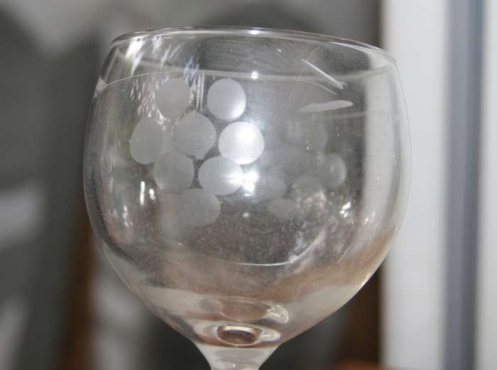 Set of 6 Luminarc Grape Pattern White Wine Glasses