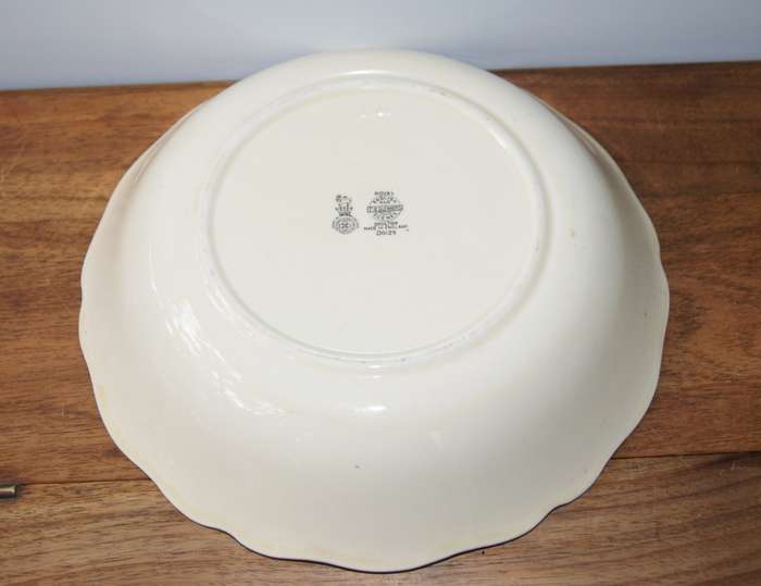 Royal Doulton `The Gleaners & Gypsies` Scalloped Edged Bowl D6123
