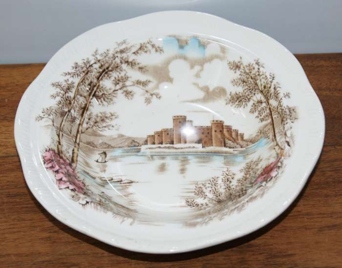 Alfred Meakin `Queens Castle` Dessert Bowl (6 Available)