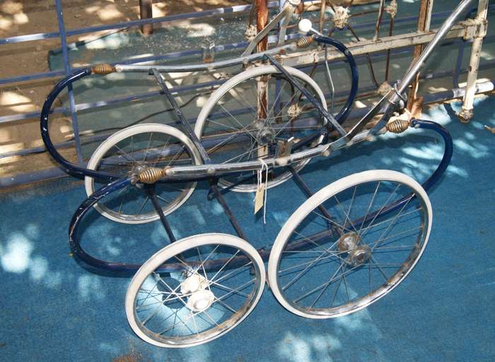 Pedigree 1950`s Pram with Detachable Cradle