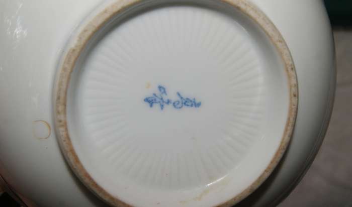 39 Piece Chinese Porcelain Dinner Service 8 Place settings, Box of Vintage Chopsticks, Bamboo Skewer