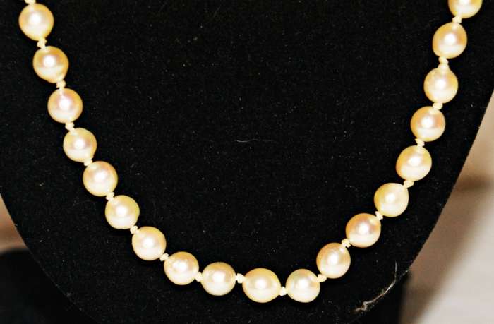 Vintage J.Kohl Cultured Pearl Necklace with 9ct Gold Tongue and Box Clasp