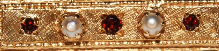 Vintage 9ct Gold Pearl and Garnet Brooch Marked Zeeta Valued at R10220