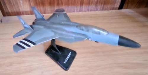 Highly collectable but in poor shape aeroplane models - need tlc