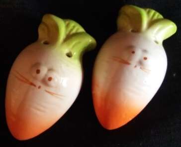 Small Porcelain Carrot Shape Salt & Pepper Shaker
