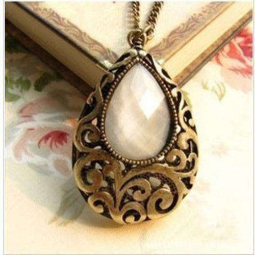 VINTAGE STYLE COPPER/ ALLOY CARVED NECKLACE
