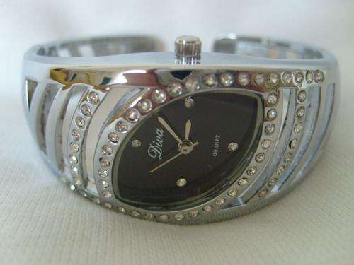 STUNNING LADYS DIVA BRACELET WATCH !!! BLACK FACE (EXELLENT QUALITY)
