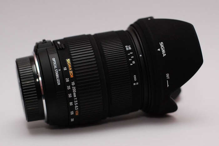 SIGMA DC ZOOM LENS 18-200mm 1:3.5-6.3 HSM OS FOR NIKON Please add R50 for shipping