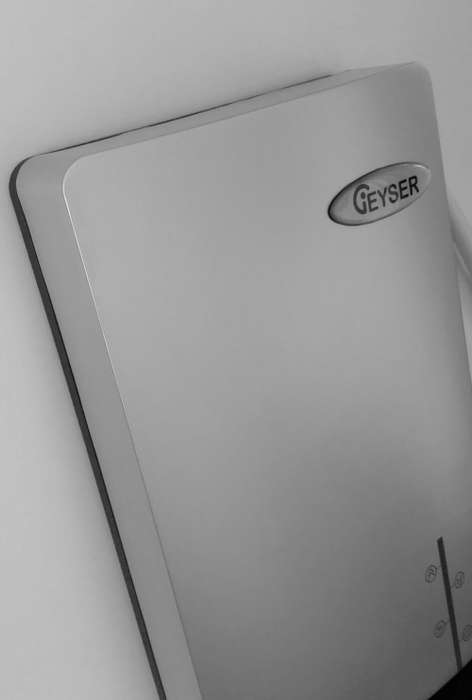 #1 TANKLESS GEYSER INSTANT HOT WATER HEATER - 10 yrs Warranty