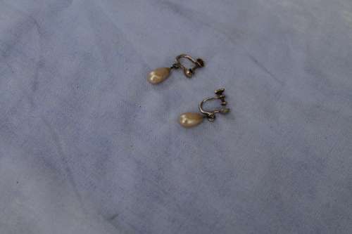 Vintage Screw on earrings