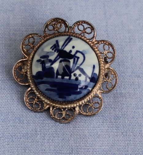 Vintage Delft Brooch