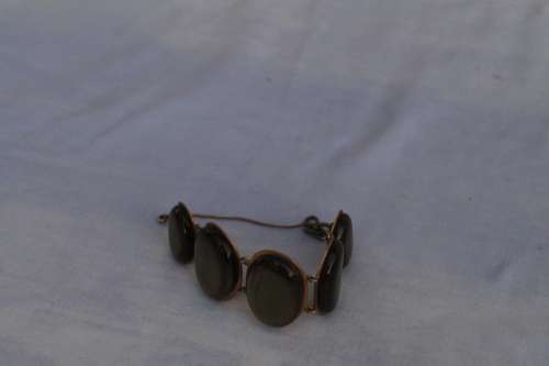 Vintage bracelet with green stones