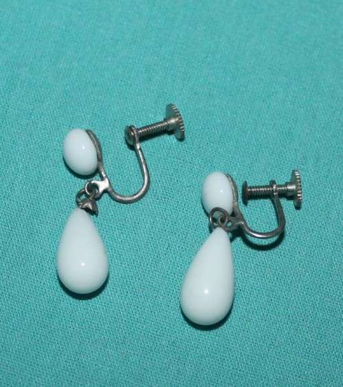 Vintage Screw on Earings