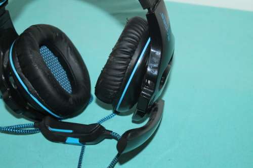 Sades headphones