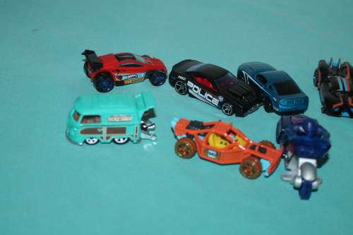 9 x Mattel Model Cars