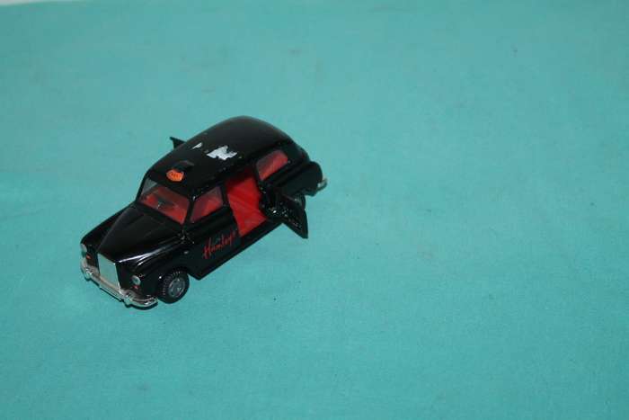 Hamley`s Metal Taxi