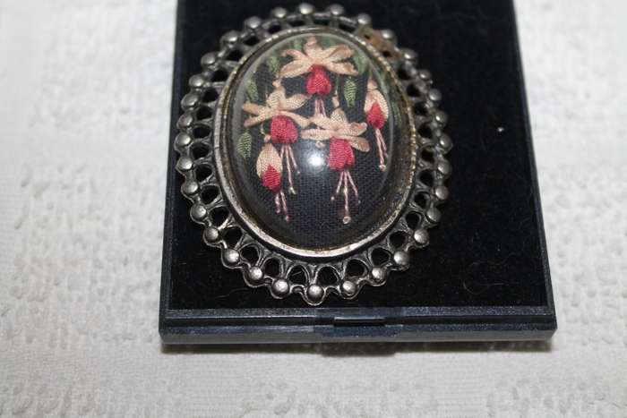 Brooch