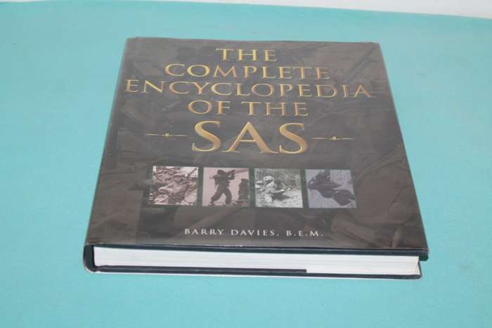 The Complete Encyclopedia  of the SAS Barry Davies