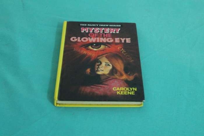 Nancy Drew Mystery of the Glowing Eye Carolyn Keene