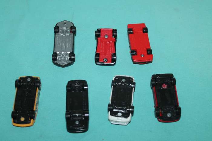 7 Hot wheels NO 2