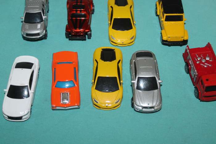 14 Maisto Cars NO 3