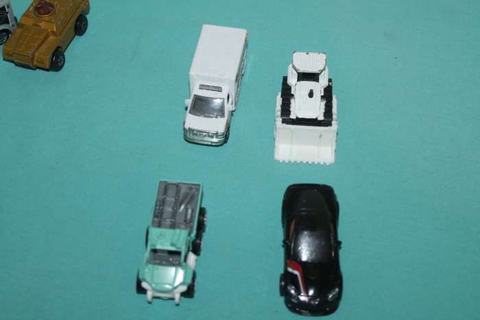 8 Matchbox Cars No 6