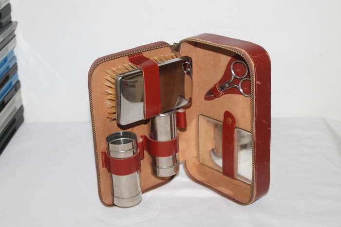 Vintage Grooming Set