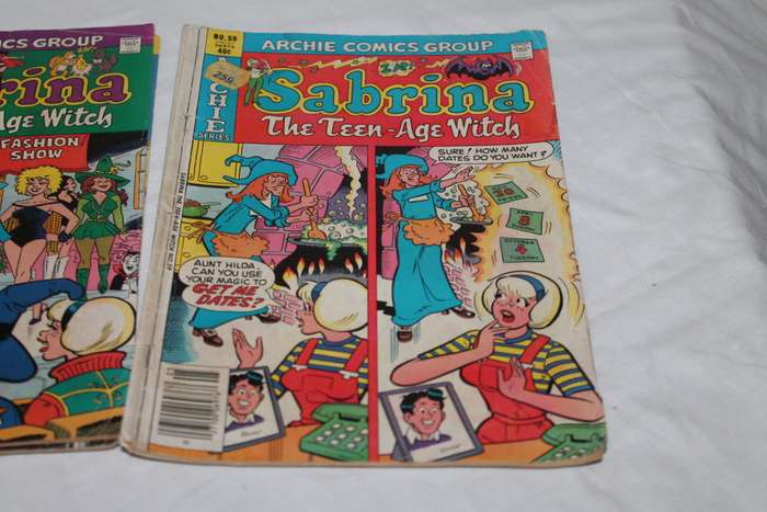 4 Sabrina the teenage Witch comic`s