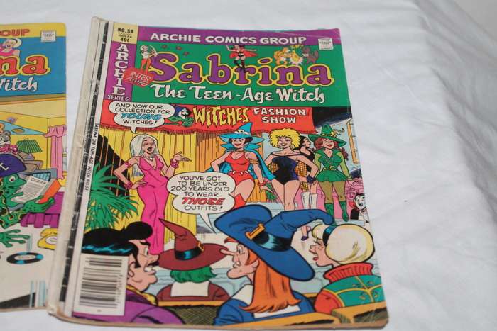 4 Sabrina the teenage Witch comic`s