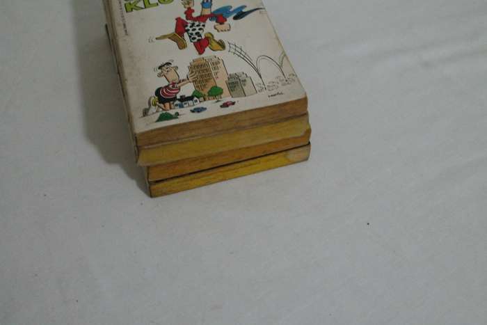 4 Mad Books