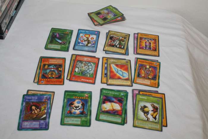 60 Yu Gi Oh Cards NO2